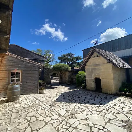 Le Clos Siston Holiday home *